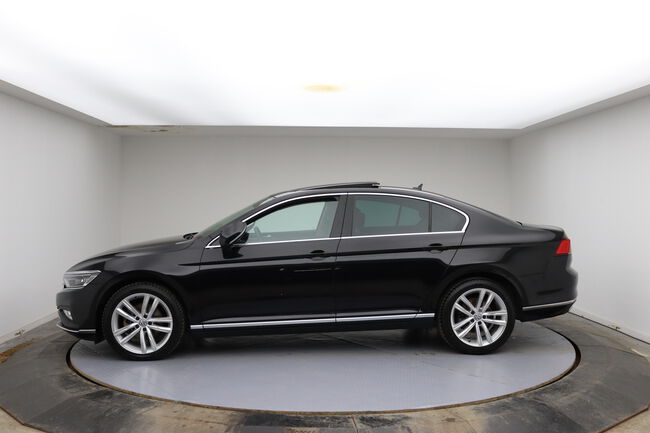 Volkswagen Passat image number null