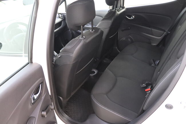 Renault Clio image number null
