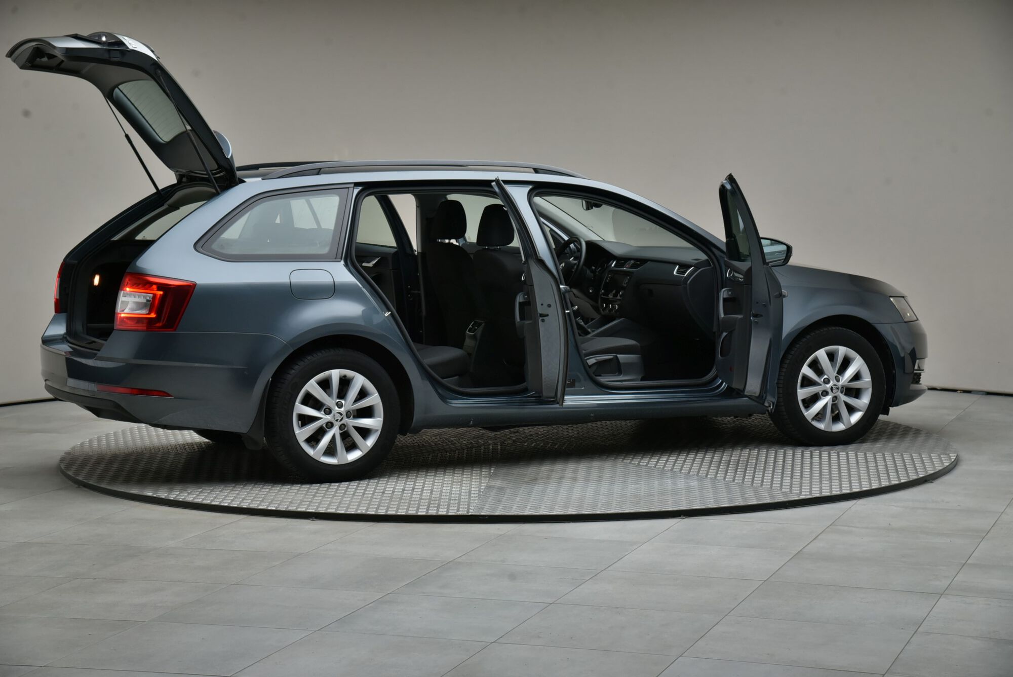 Škoda Octavia Combi image number null