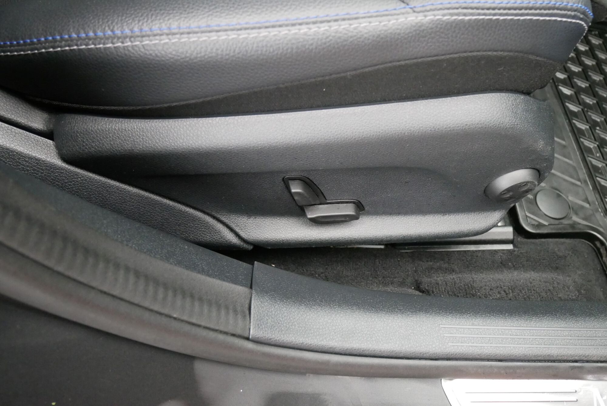 Mercedes-Benz C-Klasse image number null