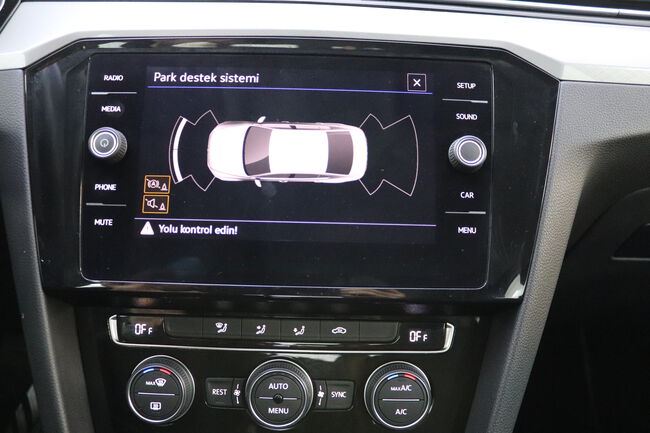 Volkswagen Passat image number null