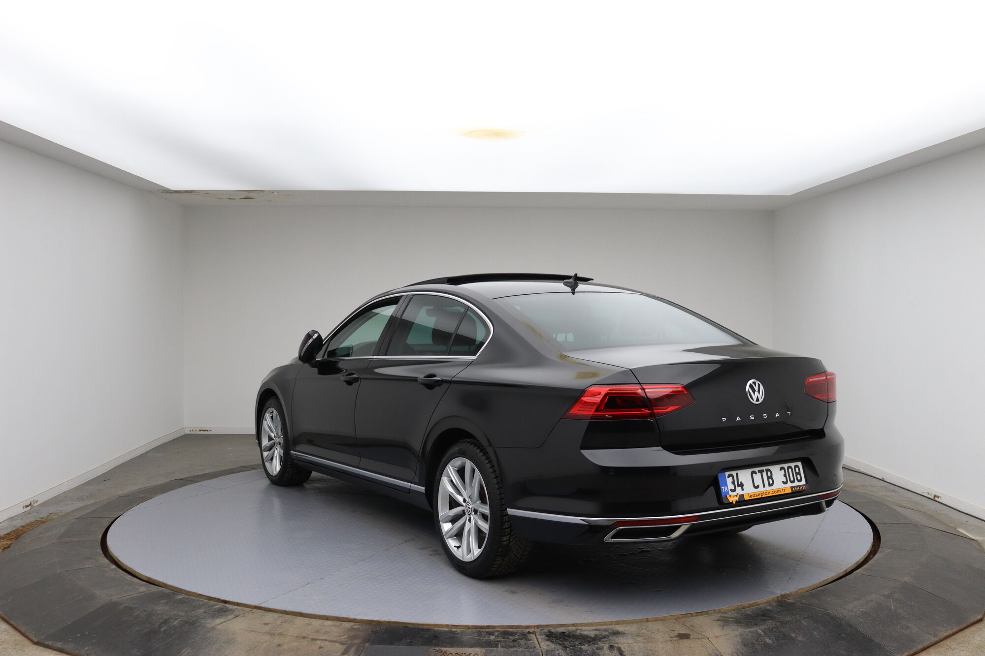 Volkswagen Passat image number null