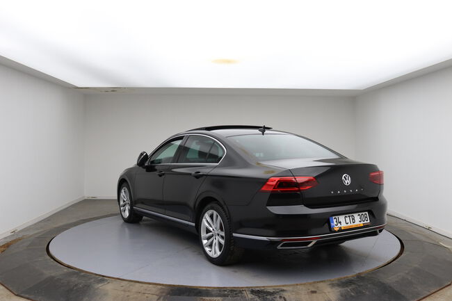 Volkswagen Passat image number null