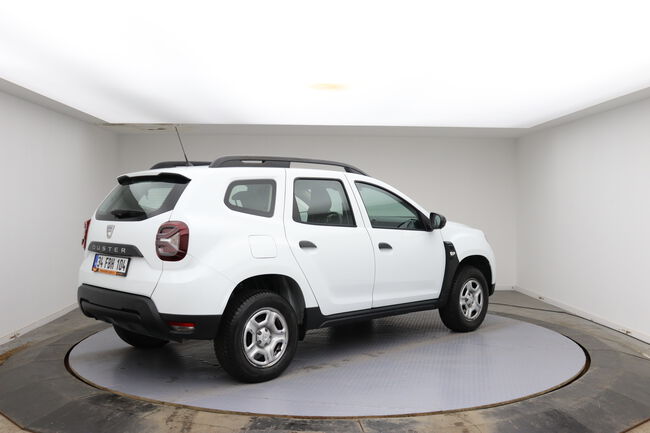 Dacia Duster image number null