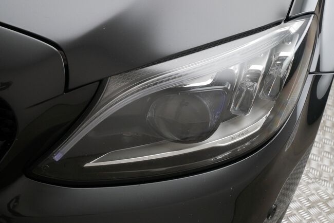 Mercedes-Benz C-Klasse image number null