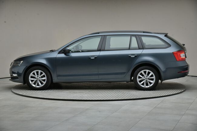 Škoda Octavia Combi image number null