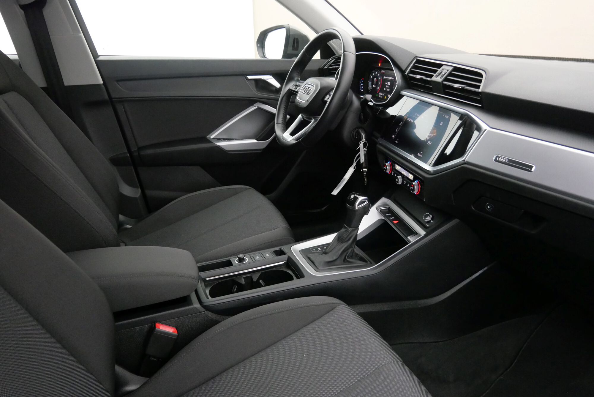 Audi Q3 image number null