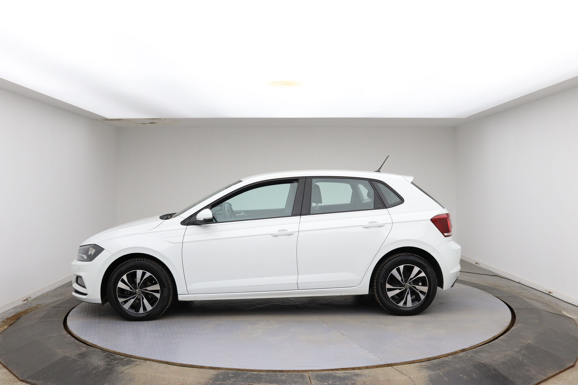 Volkswagen Polo image number null