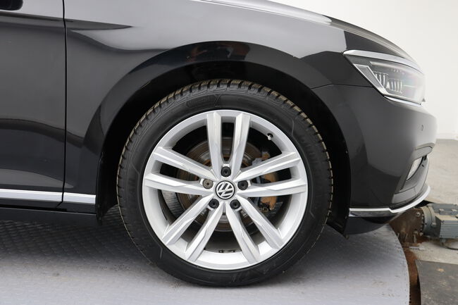 Volkswagen Passat image number null