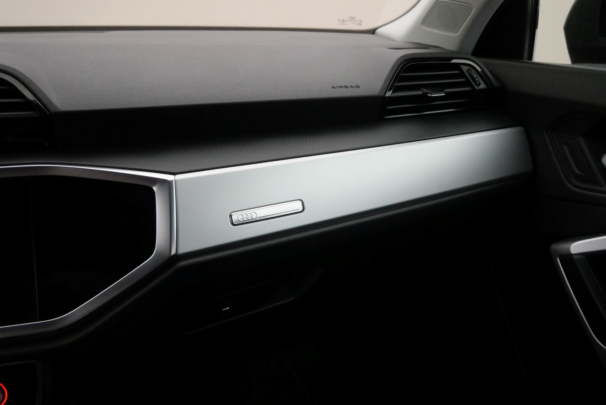Audi Q3 image number null