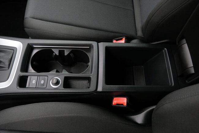 Audi Q3 image number null