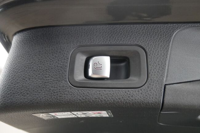 Mercedes-Benz C-Klasse image number null