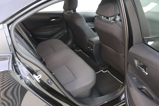 Toyota Corolla image number null