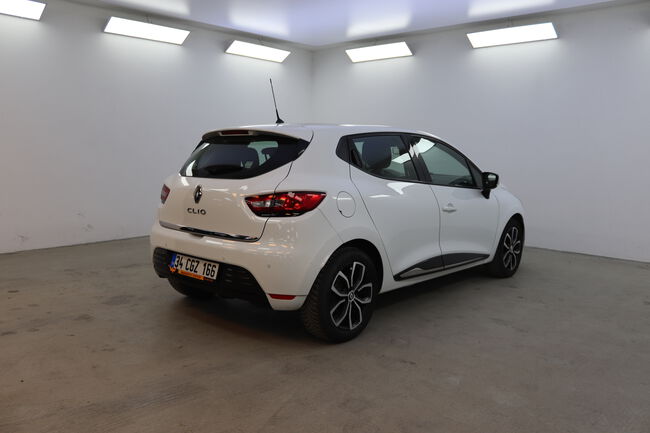 Renault Clio image number null