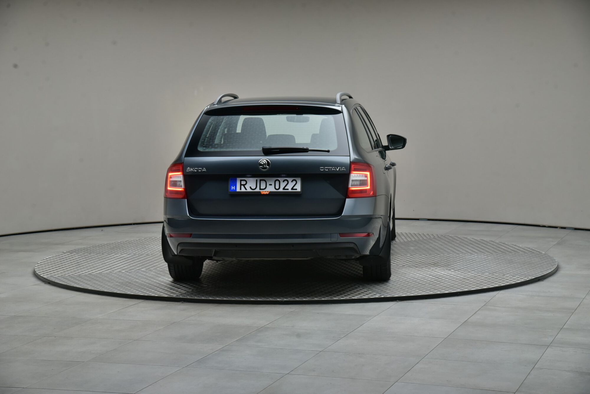 Škoda Octavia Combi image number null
