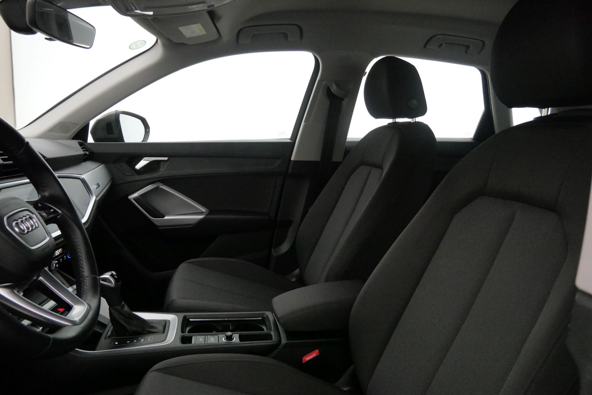 Audi Q3 image number null