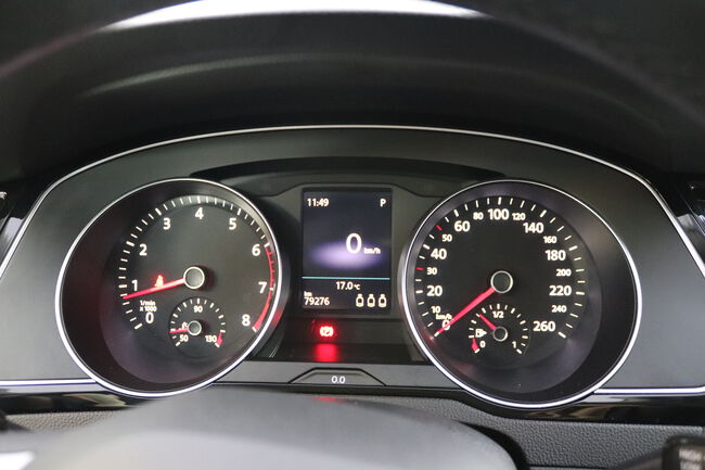 Volkswagen Passat image number null