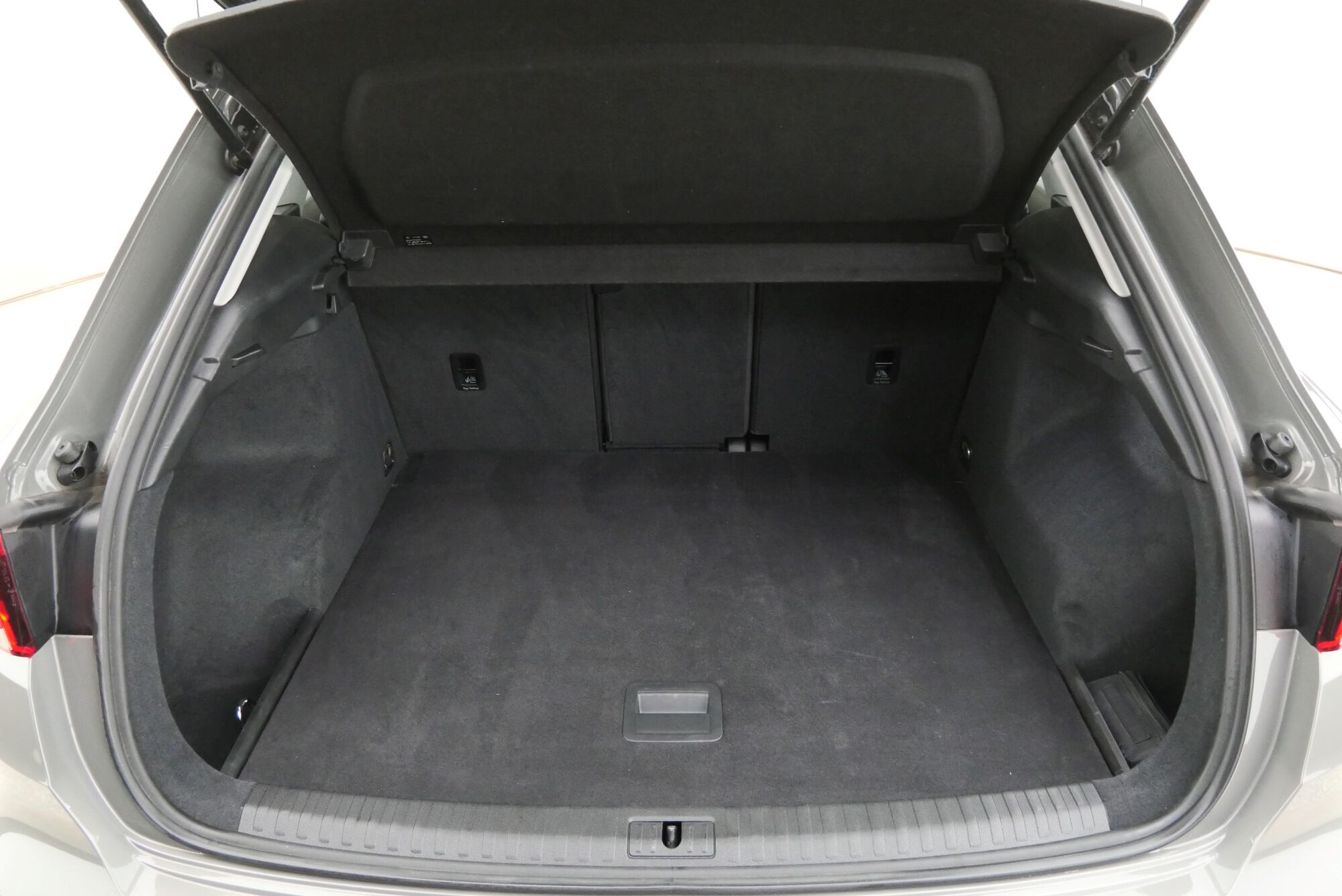 Audi Q3 image number null