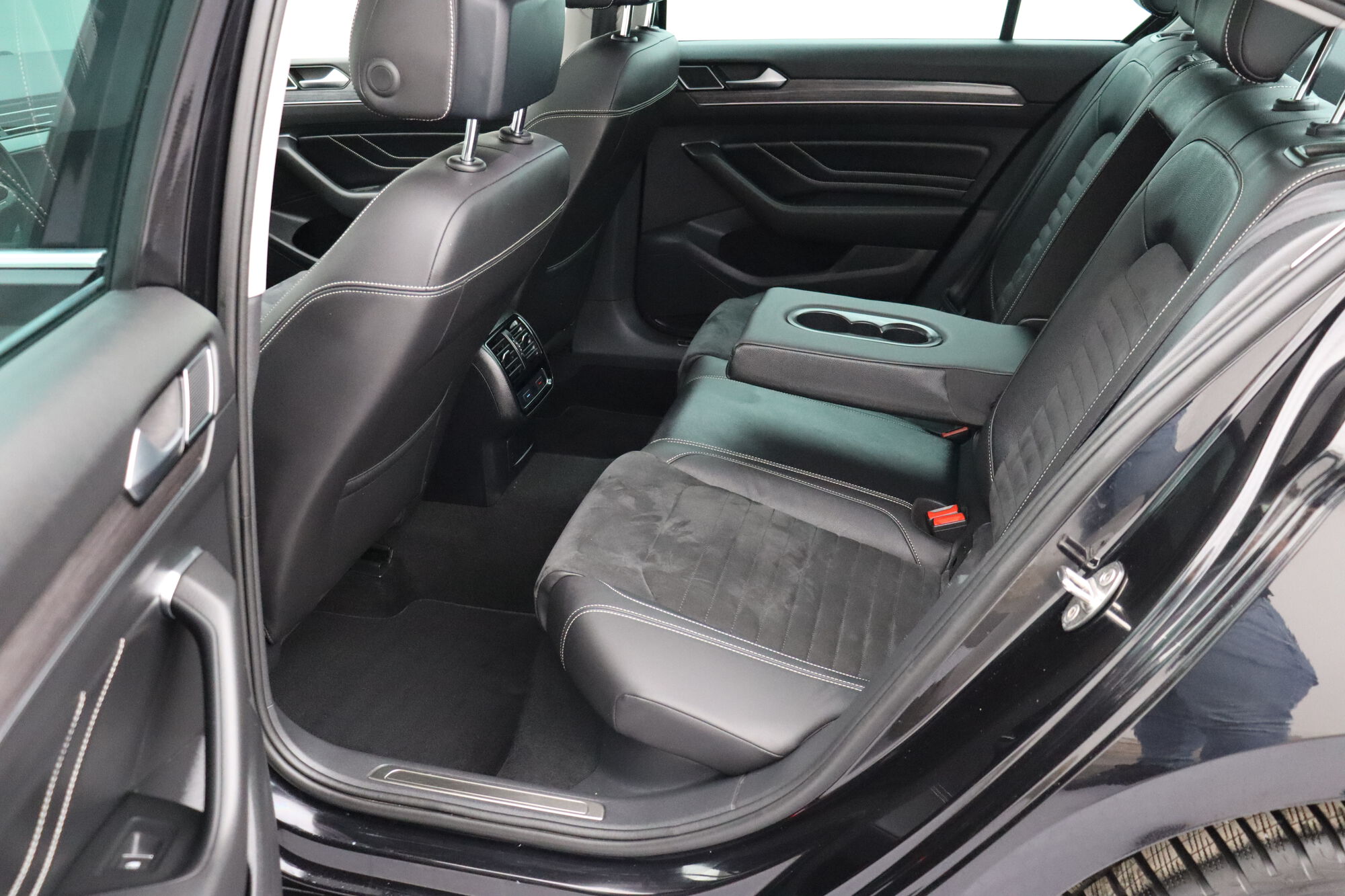 Volkswagen Passat image number null