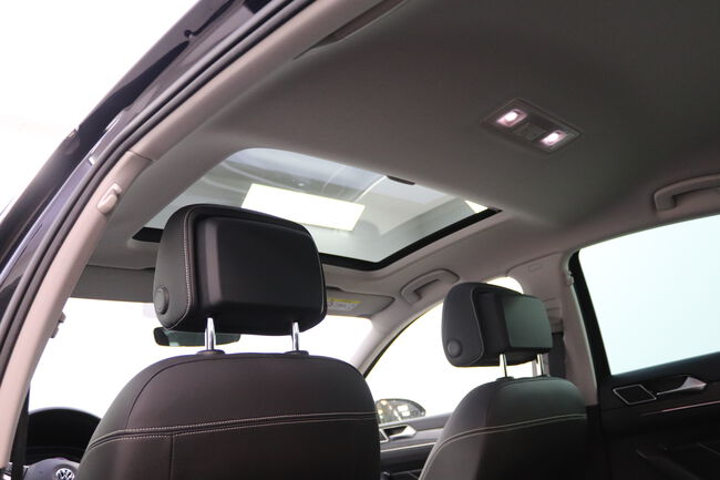 Volkswagen Passat image number null