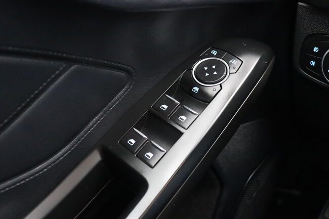 Ford Focus image number null