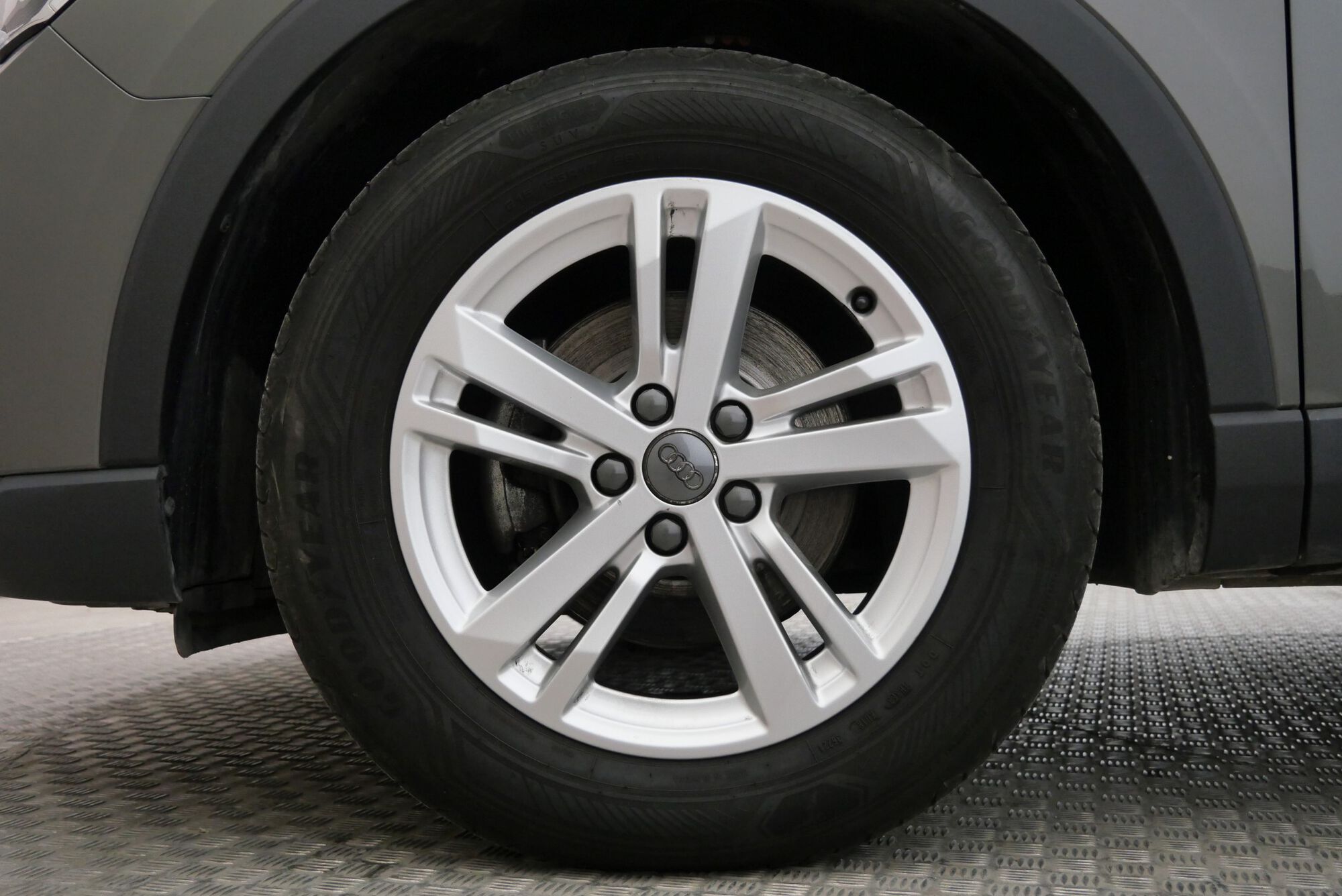 Audi Q3 image number null