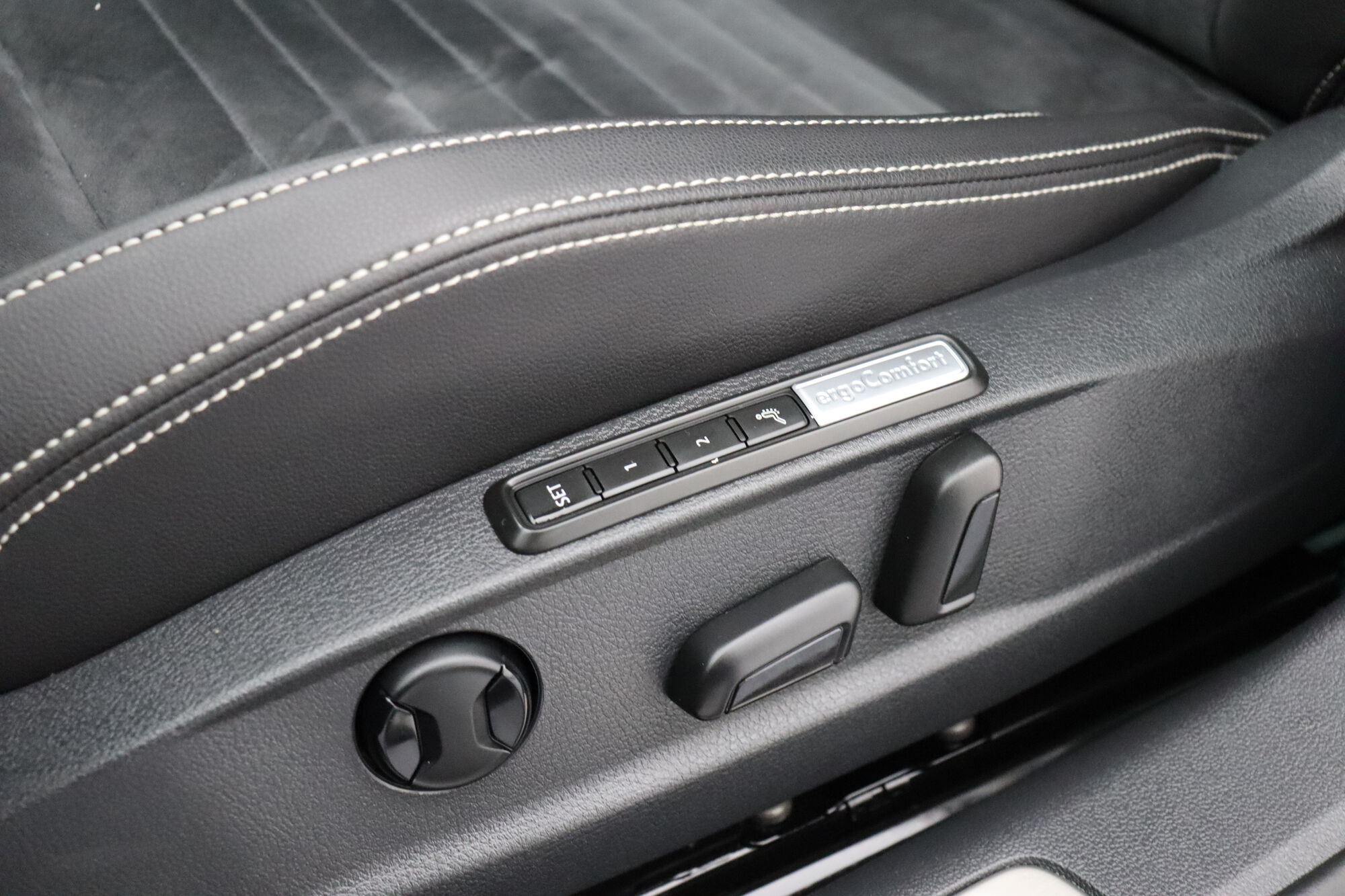 Volkswagen Passat image number null