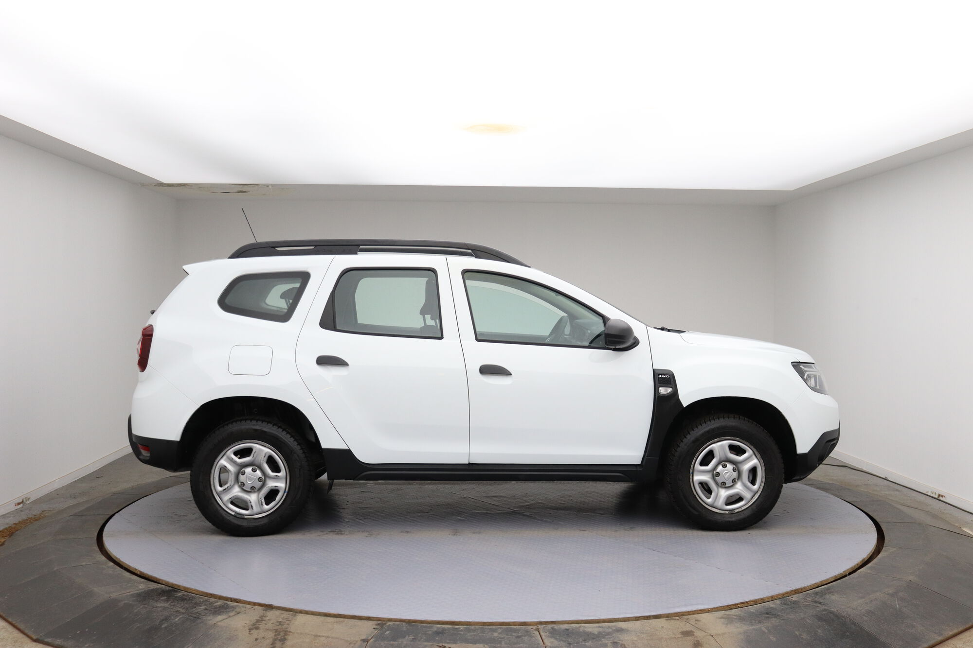 Dacia Duster image number null