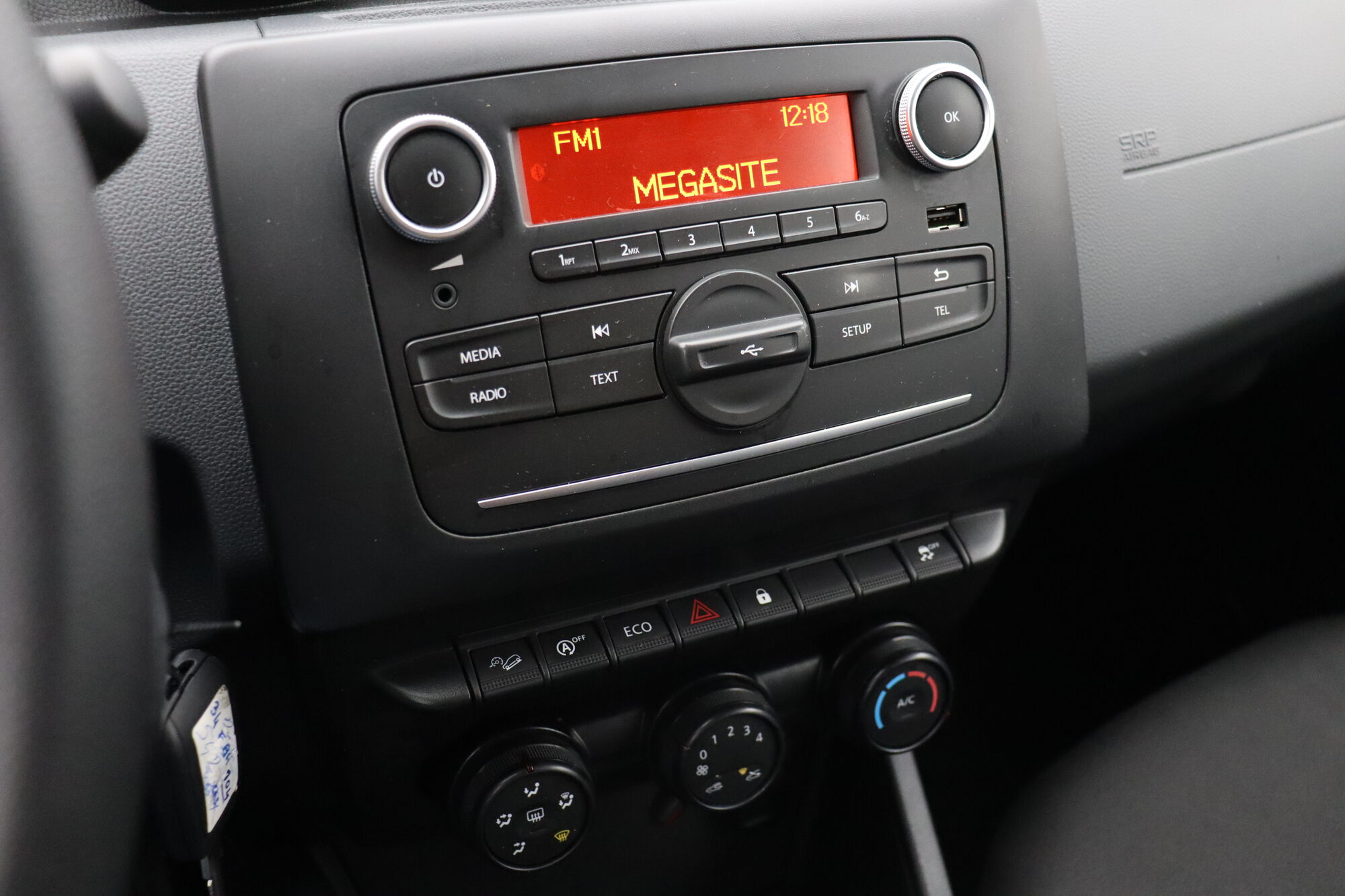 Dacia Duster image number null