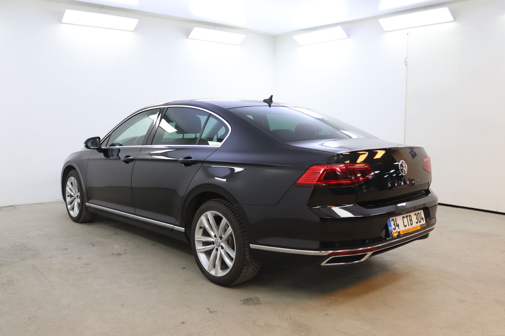 Volkswagen Passat image number null