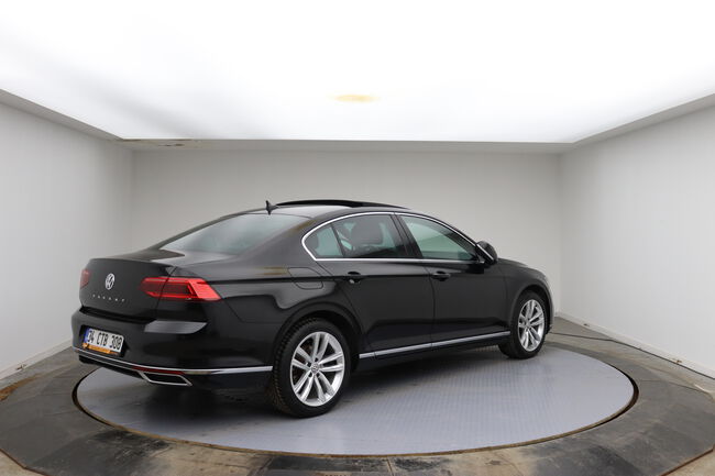 Volkswagen Passat image number null