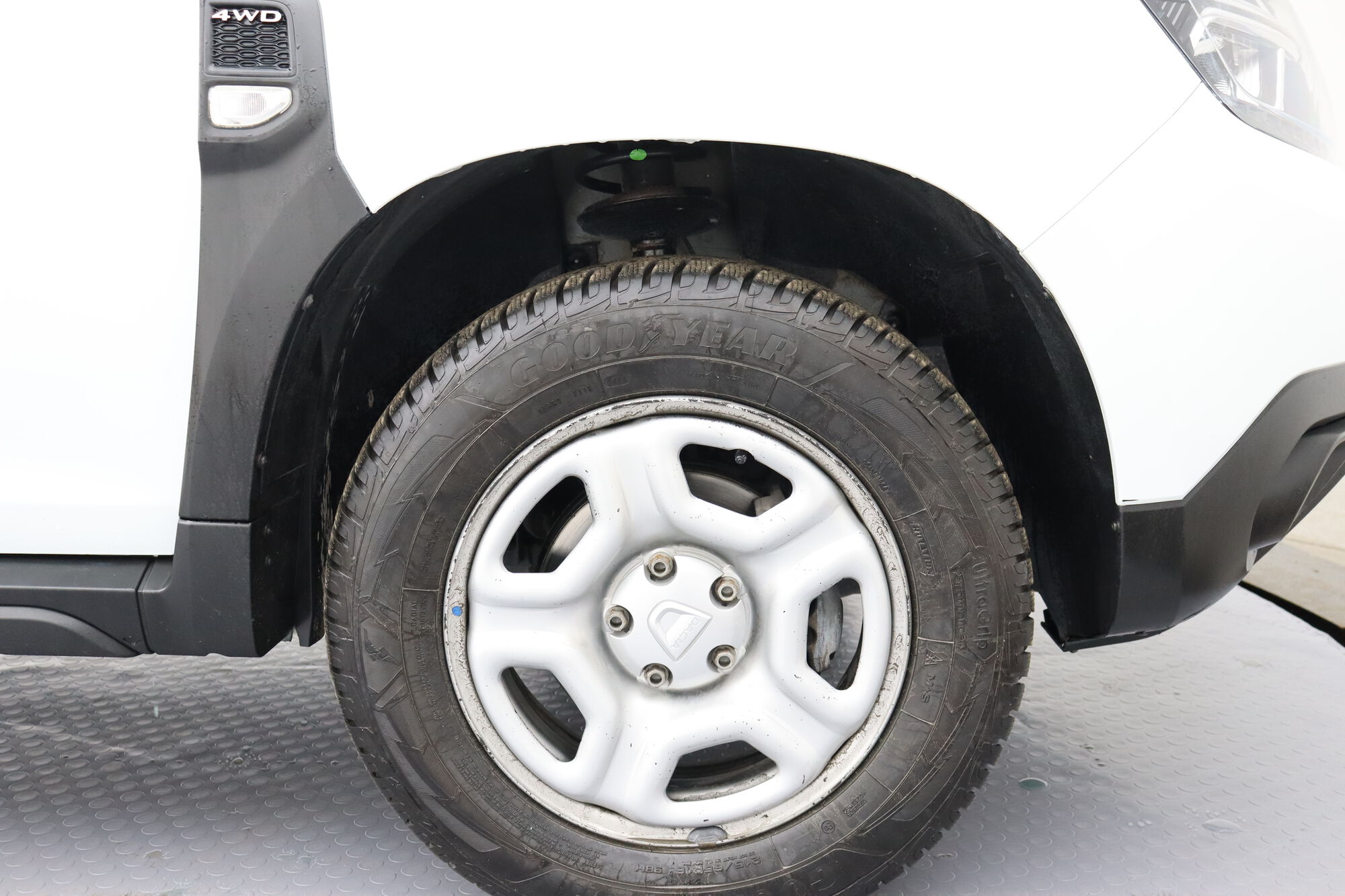Dacia Duster image number null