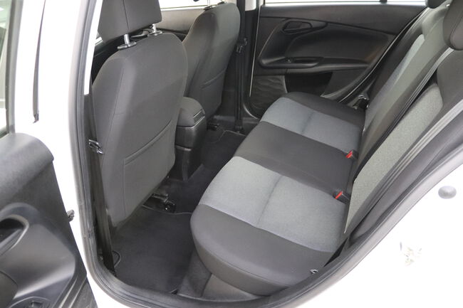 Fiat Egea image number null