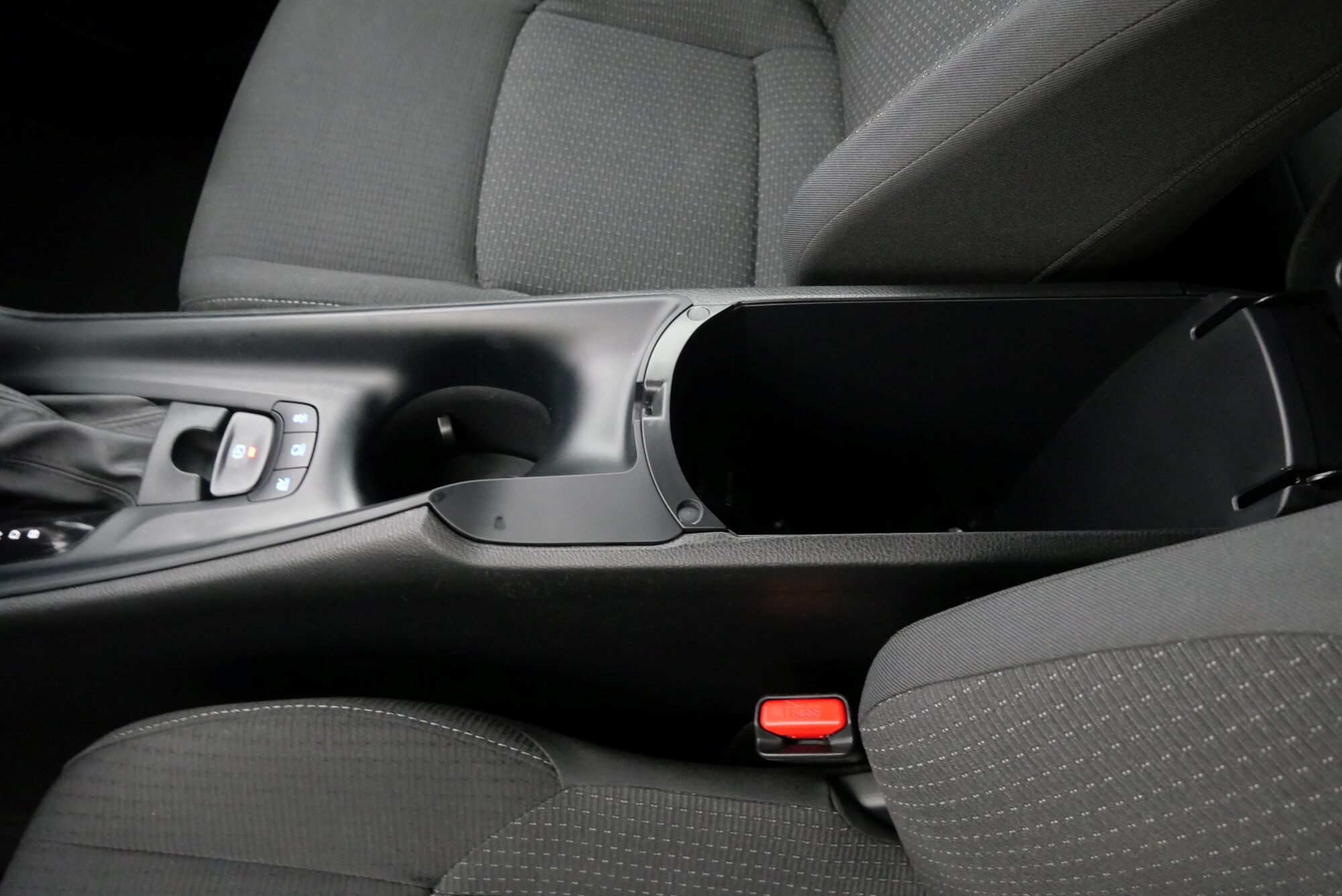Toyota C-HR image number null