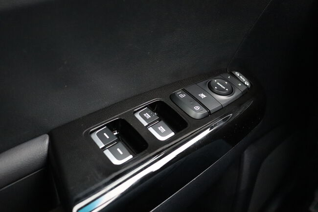 Kia Sportage image number null