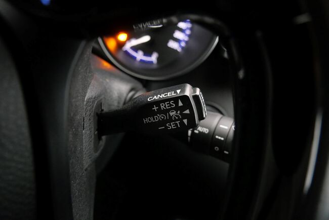 Toyota C-HR image number null