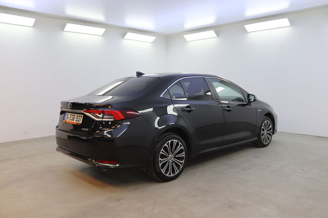 Toyota Corolla image number null