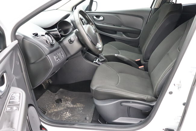 Renault Clio image number null