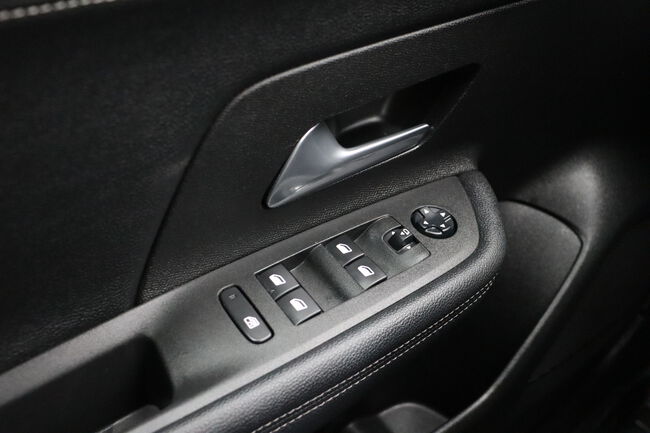 Opel Mokka image number null
