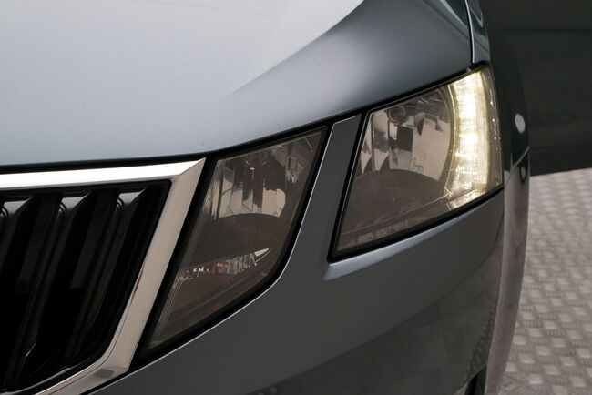 Škoda Octavia Combi image number null