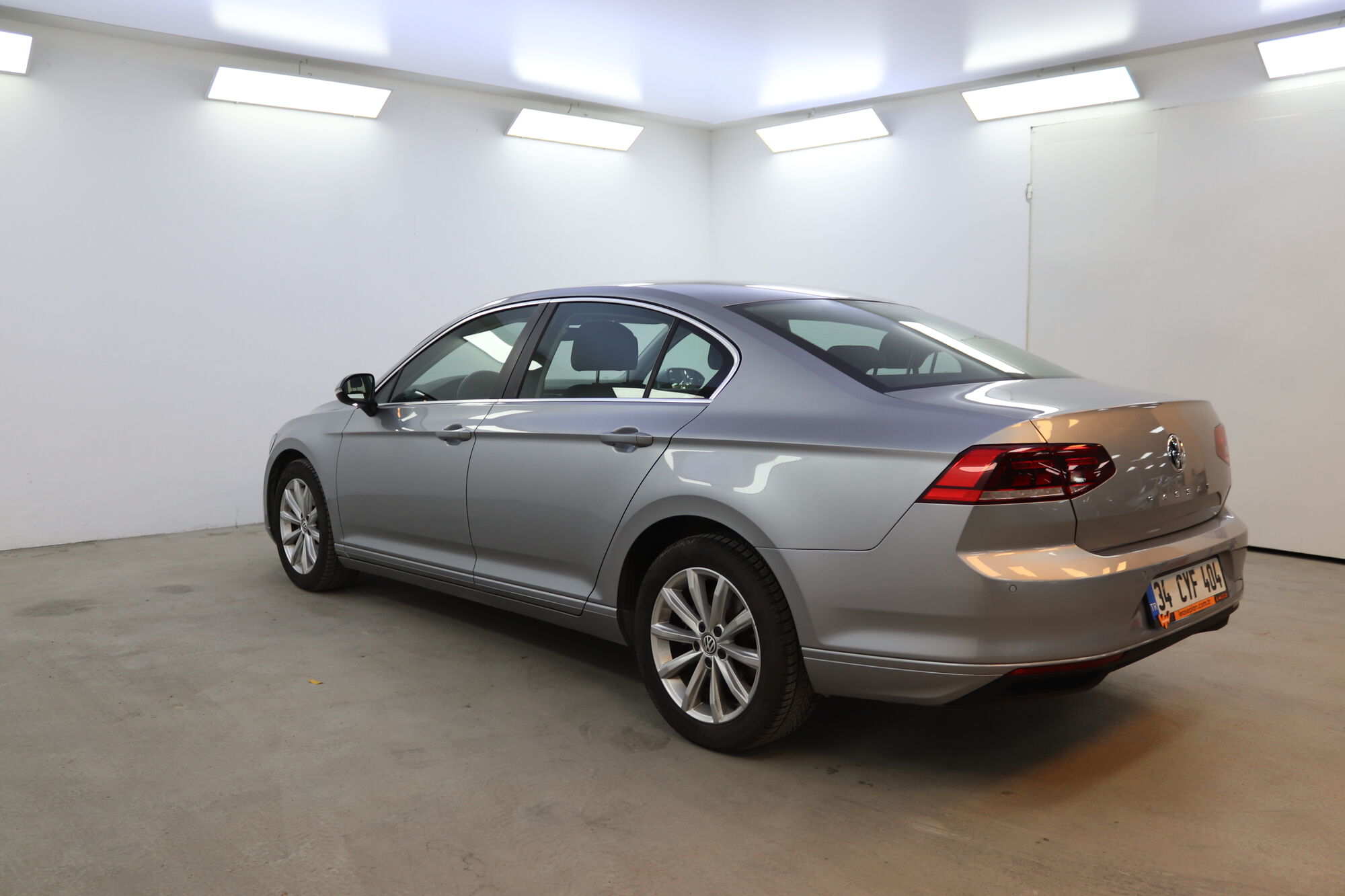Volkswagen Passat image number null