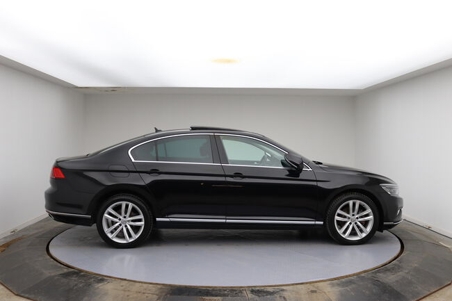 Volkswagen Passat image number null