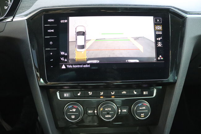 Volkswagen Passat image number null
