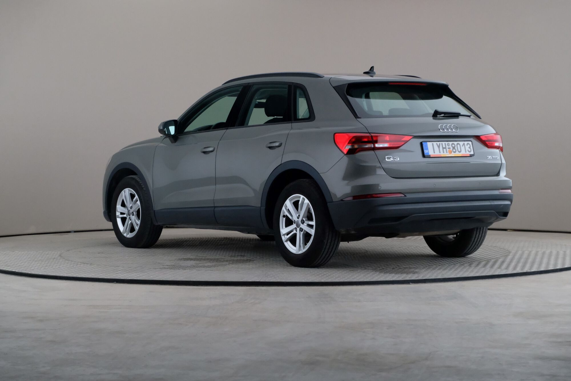 Audi Q3 image number null