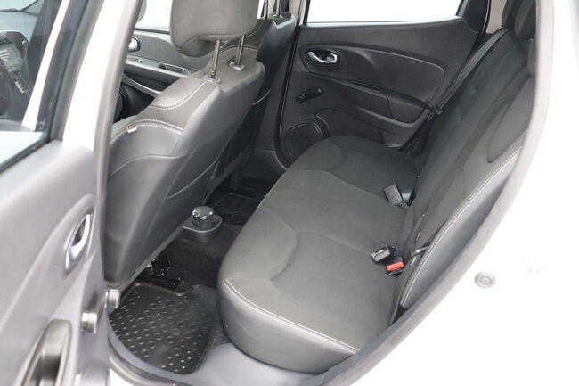 Renault Clio image number null