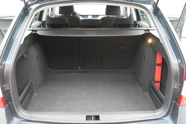 Škoda Octavia Combi image number null