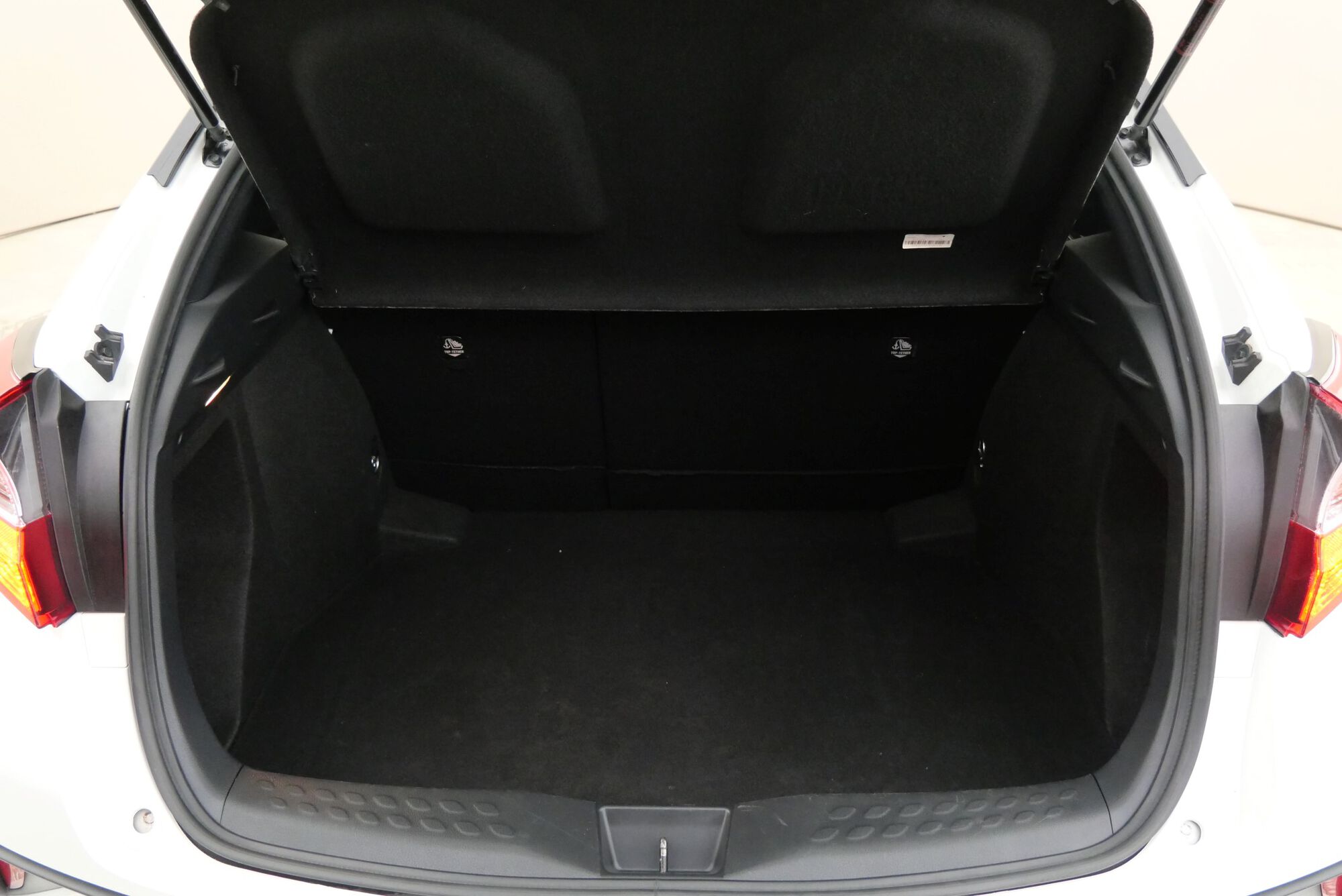 Toyota C-HR image number null