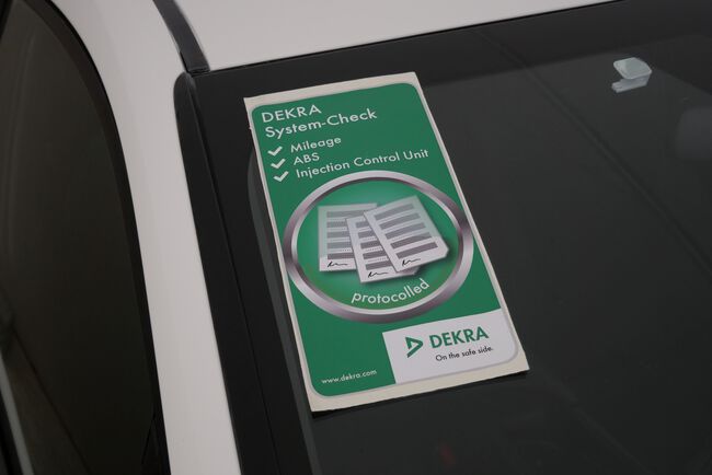 Toyota C-HR image number null