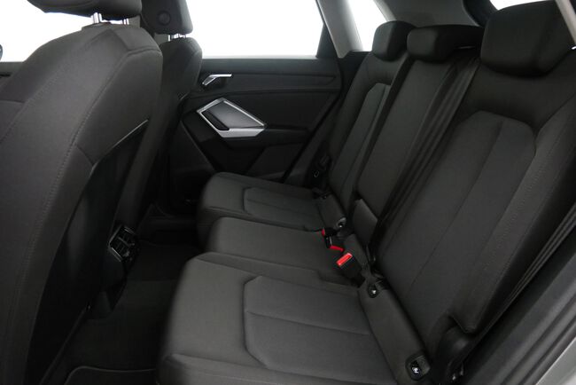 Audi Q3 image number null