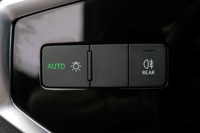 Audi Q3 image number null